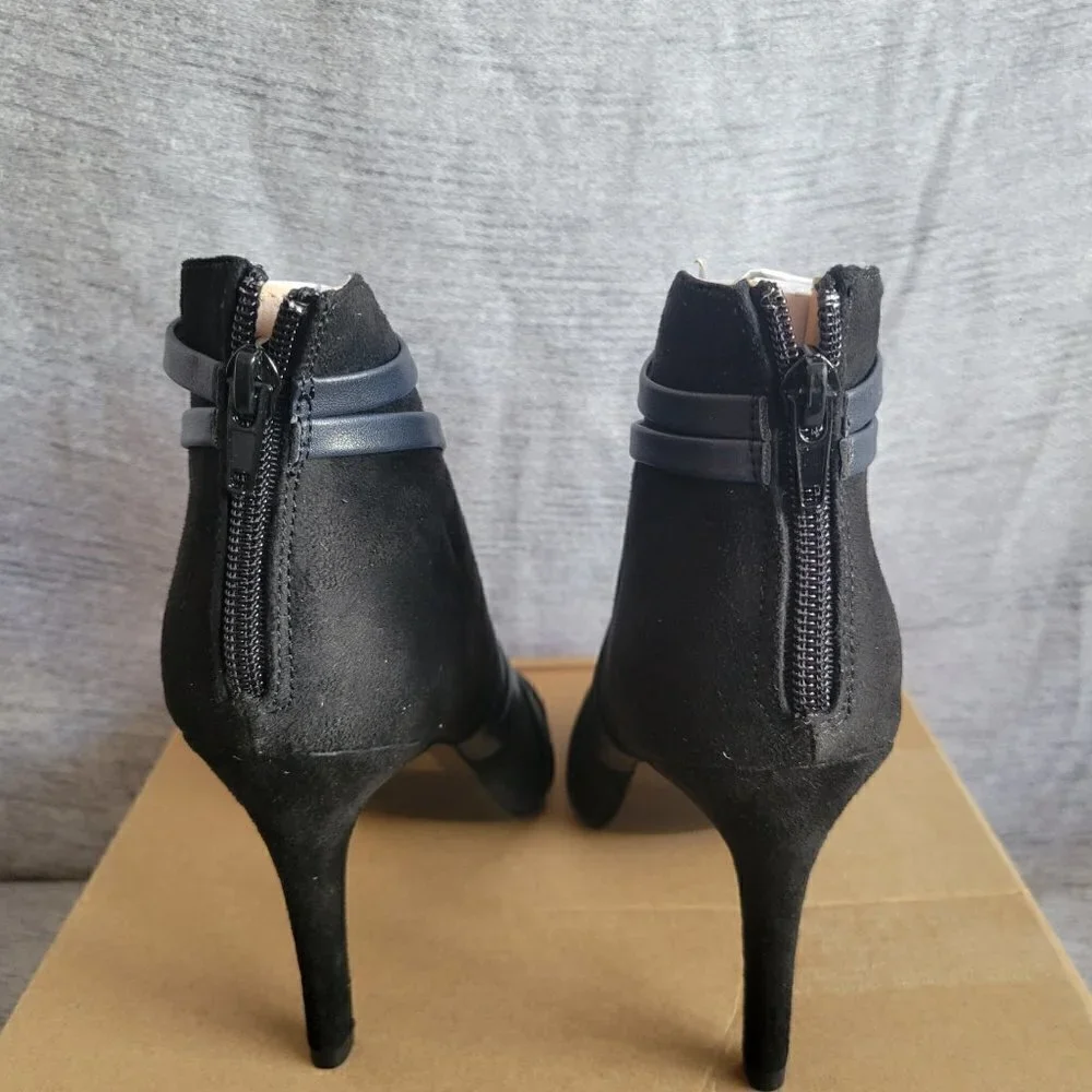 Journee Collection Women's Samara Bootie